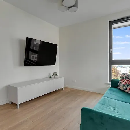 Portova Q4apartments גדינייה